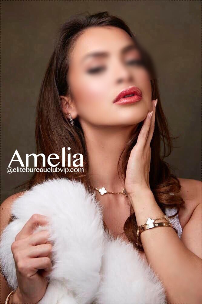 New Super Model Amelia